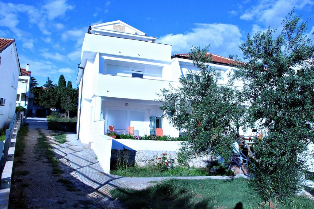 Apartments By The Sea Semy Novalja Kültér fotó