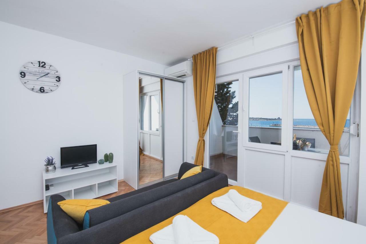 Apartments By The Sea Semy Novalja Kültér fotó