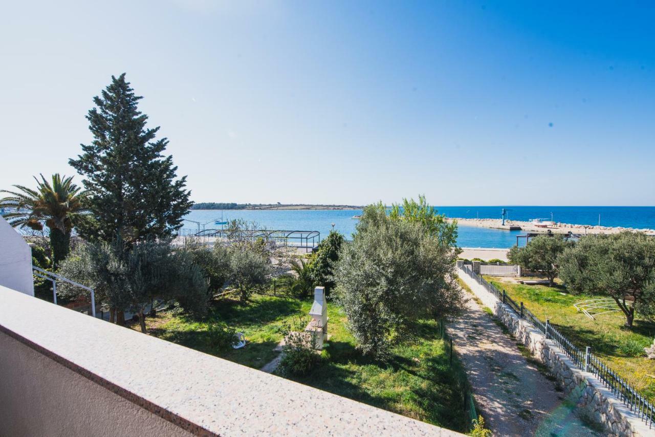 Apartments By The Sea Semy Novalja Kültér fotó